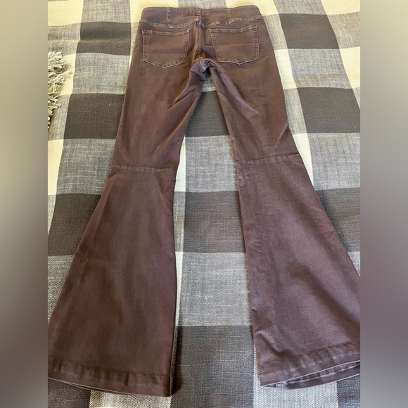 We The Free- Brown jeans bell bottoms, size 27 mid rise, pull on - Picture 2 of 6